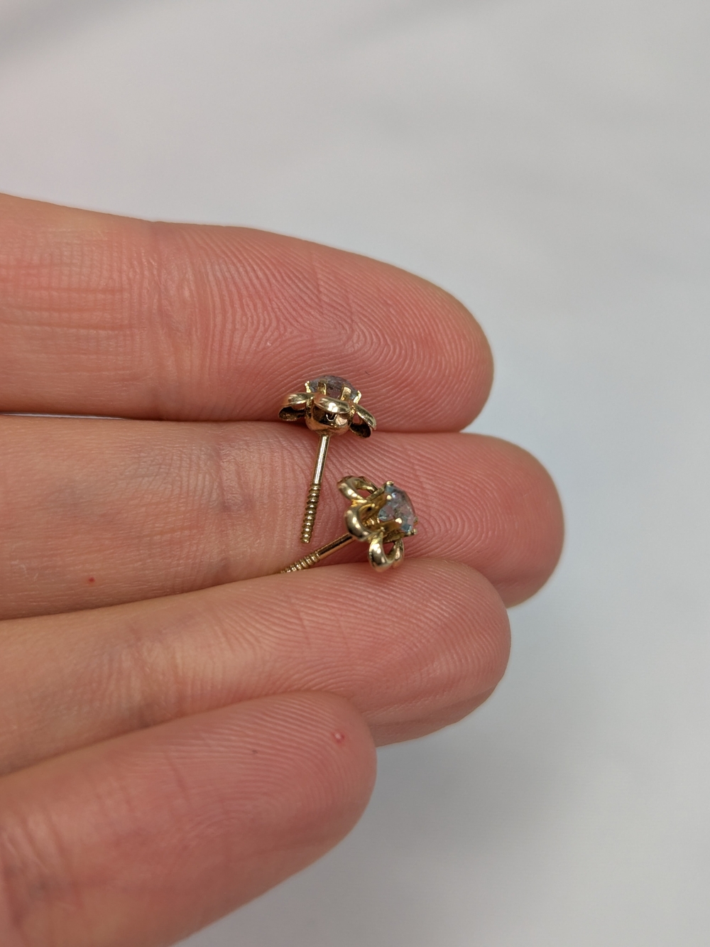 Solid 10 K Gold Flower Stud Earrings - Picture 7 of 10